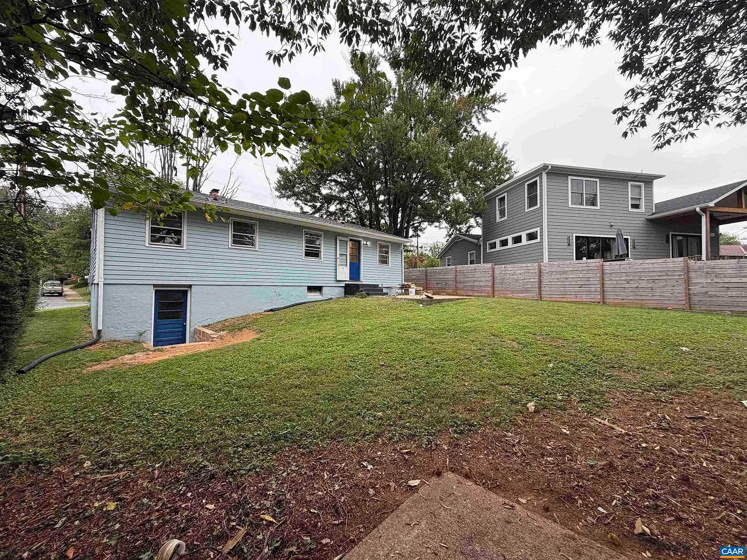 3 bed, 1.0 bath, 1050 sqft, $2,500 — Photo 4
