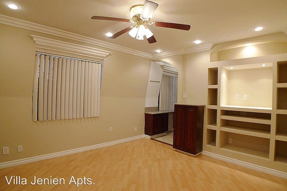 1st image of 1730 N Gramercy Pl APT 302