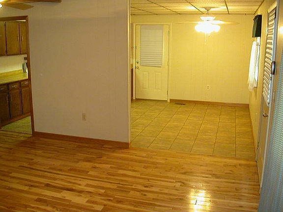 5th image of 1030 Circle Dr