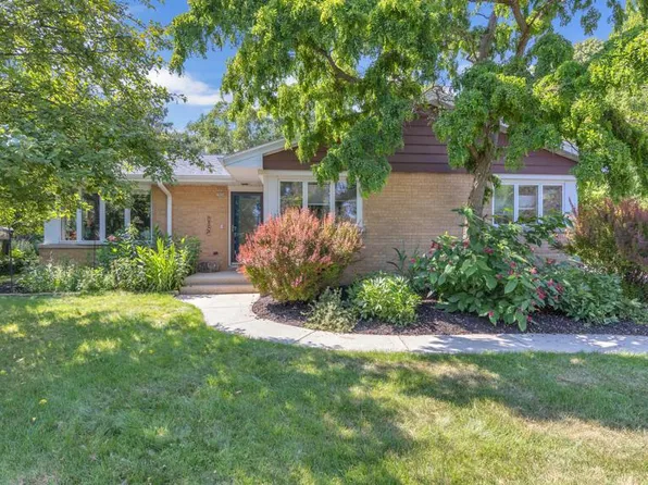 1934 Manor PARKWAY, Sheboygan, WI 53083