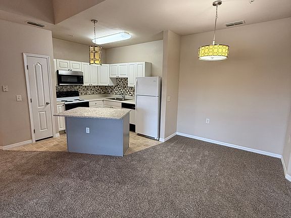 4th image of 1530 Villa Capri Cir APT 309