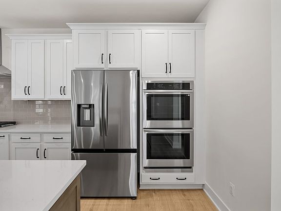 4th image of 104 Alabaster Ln