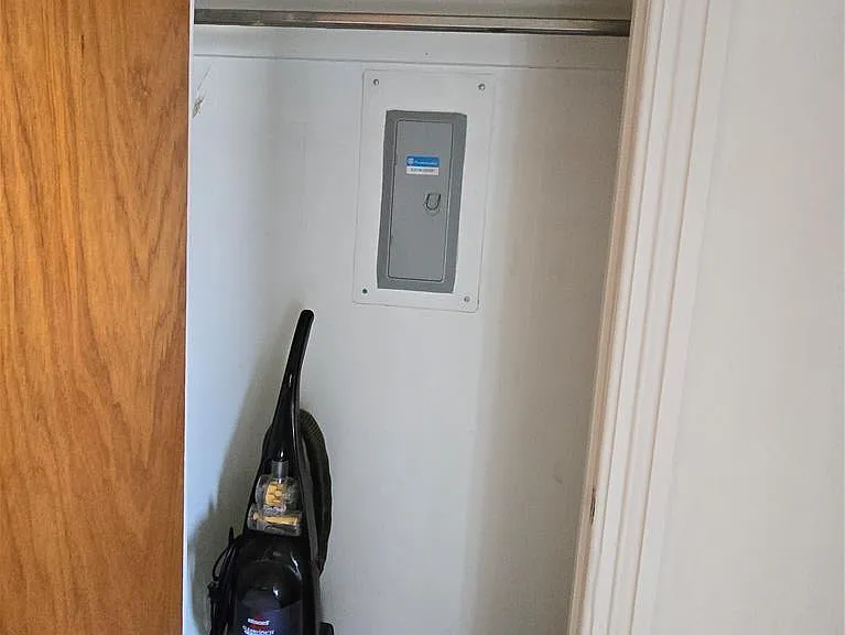 628 Linden St #2 — Photo 12