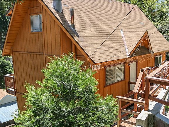 2nd image of 807 Virginia Ct