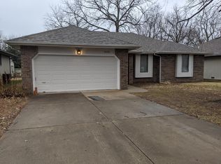 1035 S Ventura Ave, Springfield, MO 65804