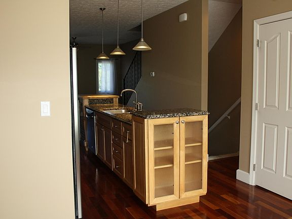 5th image of 398 Frontier Ave