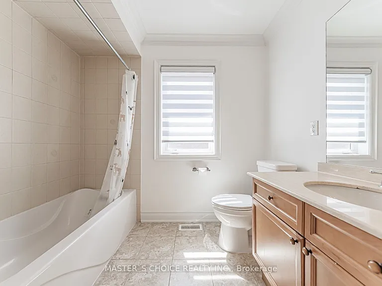 2357 Rideau Dr — Photo 38