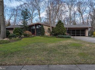 924 Fernwood Rd, Moorestown, NJ 08057
