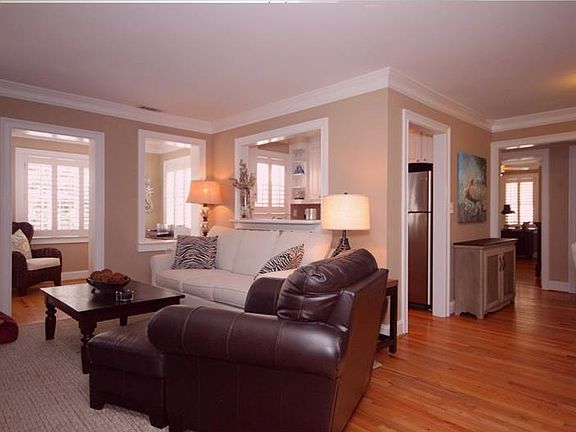 3rd image of 25 Sheridan Dr NE APT 8