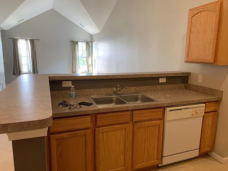 550 Olde English Cir — Photo 3