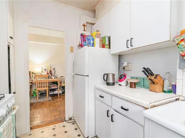 1501 Metropolitan Avenue image 7 of 22