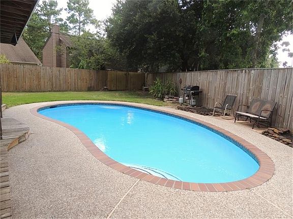 3rd image of 3510 Gardenwood Dr