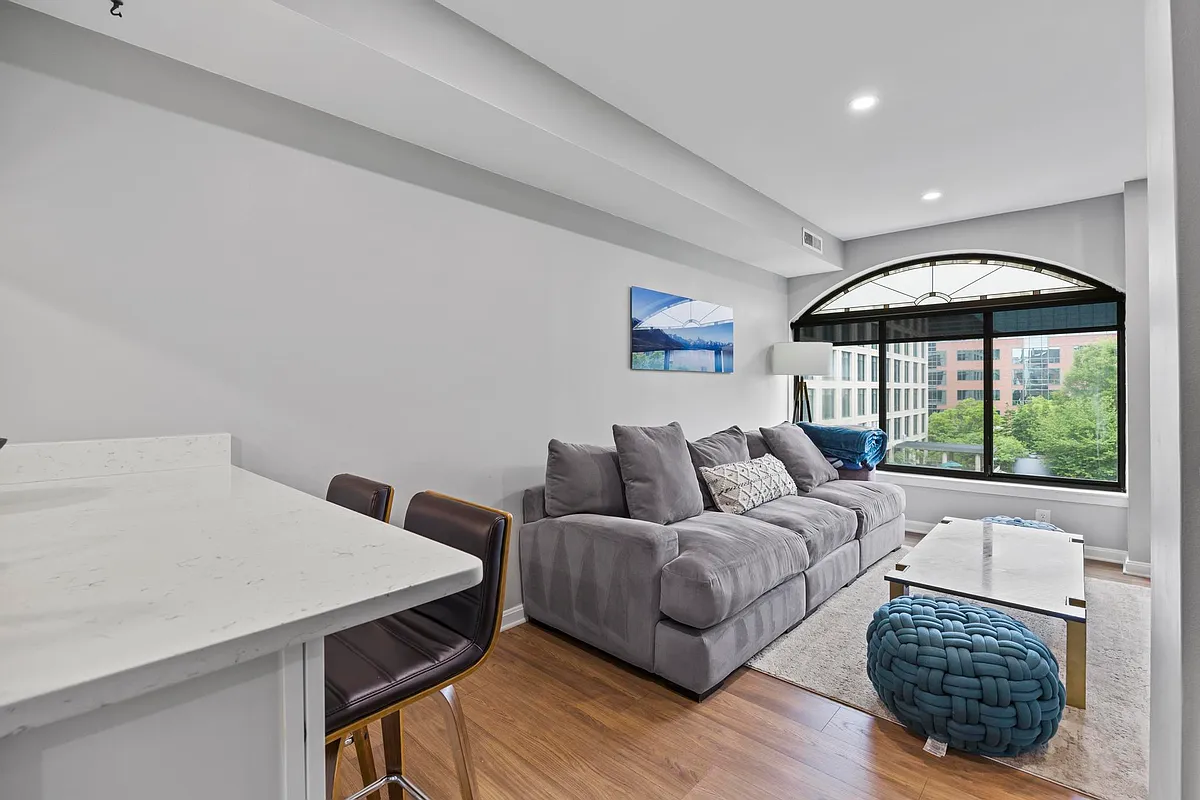 Bar Counter Seating + Living Room - 1029 N Stuart St #524