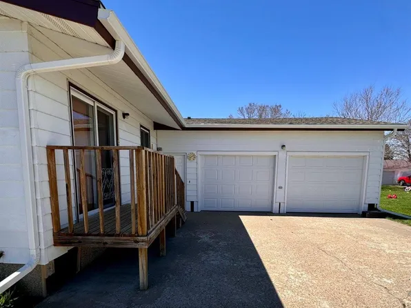 116 5th St E, Napoleon, ND 58561
