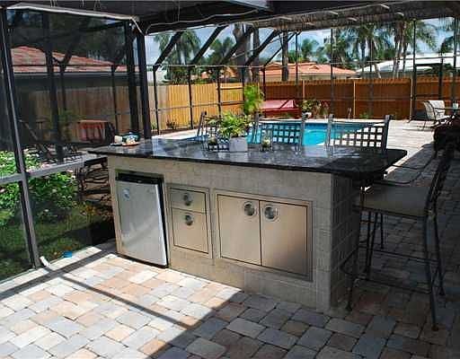3rd image of 2078 Tanglewood Dr NE