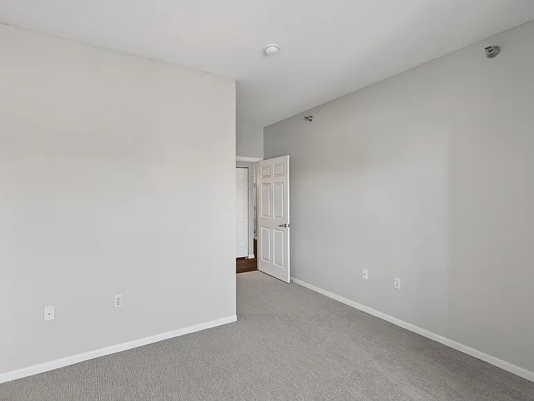 Lake Susan Apartments — Photo 52