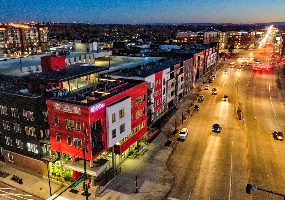 1000 South Broadway Apartments