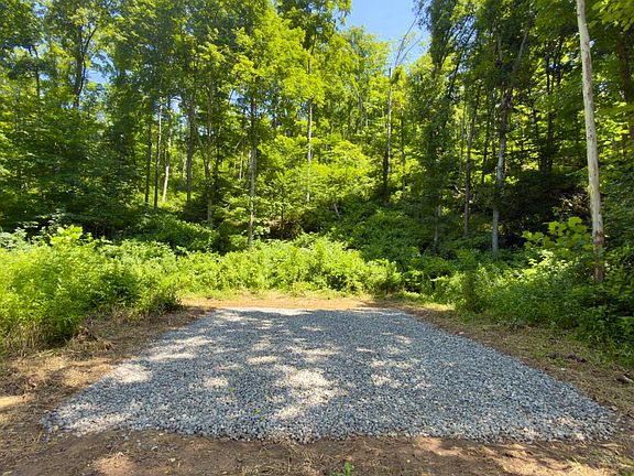 5th image of 1 Camp Creek Rd