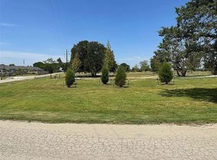 805 Lloyds Rd, Little Elm, TX 75068