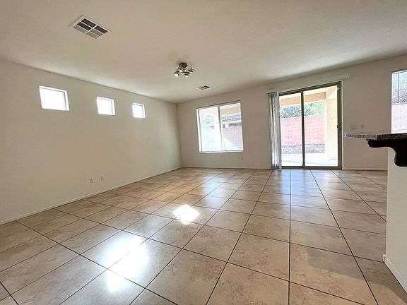 4th image of 4937 Lavaliere Ave