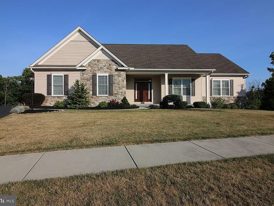 2nd image of 378 Barnett Cir