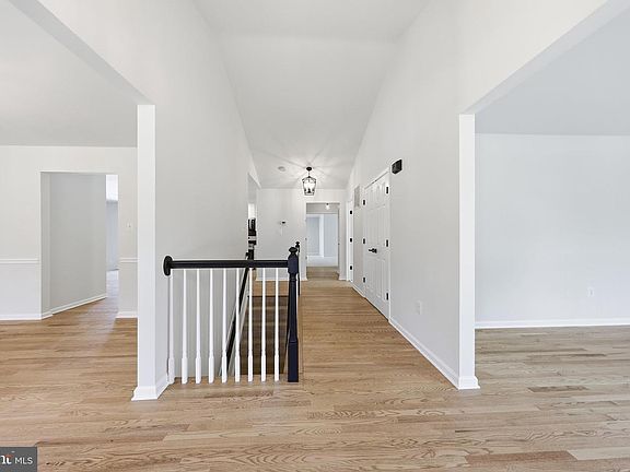 5th image of 169 Midsummer Dr