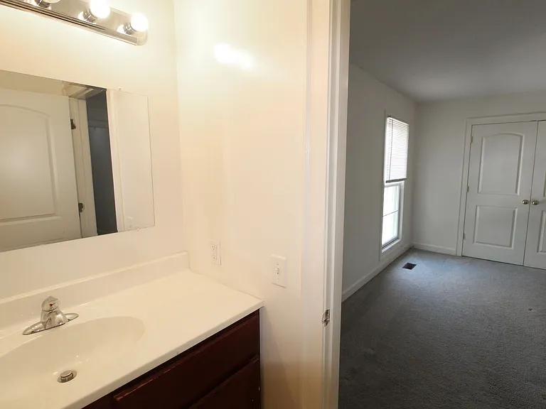 301 W Market St — Photo 35