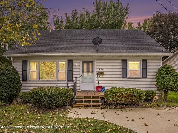 706 E Railroad St, Saint Johns, MI 48879
