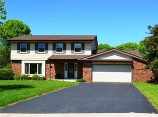 10703 N Hollyhock Ct, Mequon, WI 53092