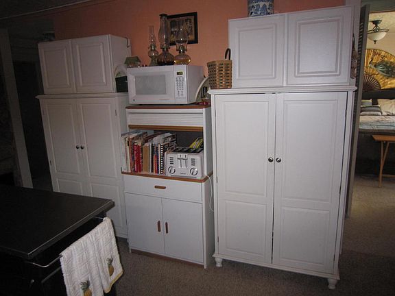 5th image of 315 W Avenue A