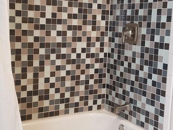 Bathroom Tub/Shower