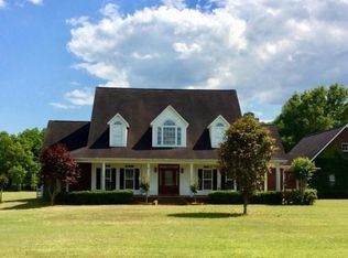 8100 Pecan Ridge Dr, Moss Point, MS 39562