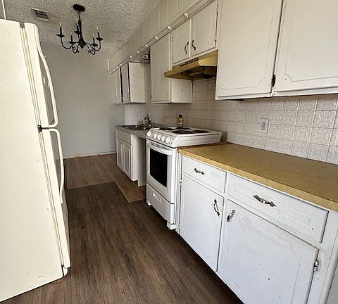 2nd image of 1505 Bradley St #C