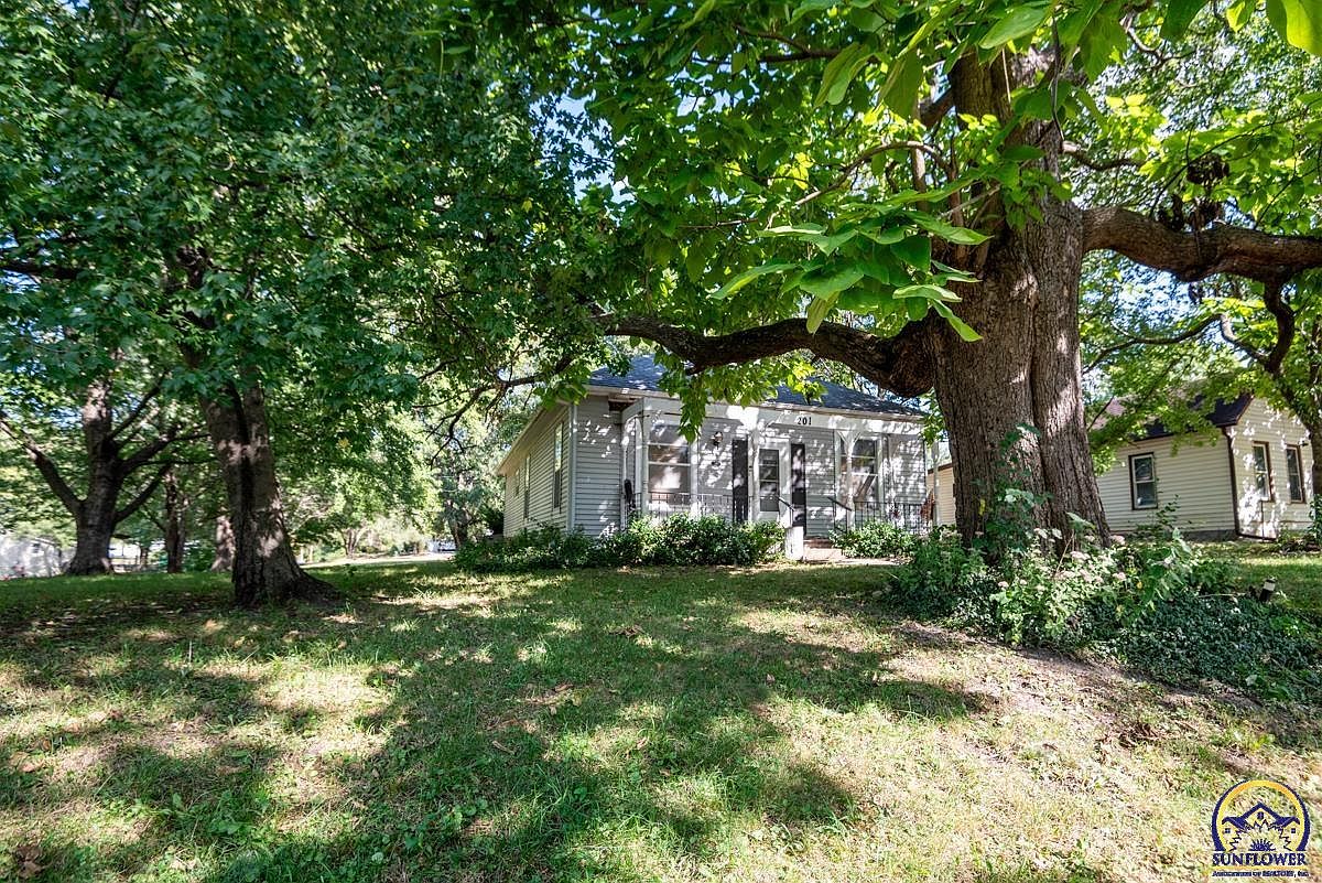201 Walnut St, Valley Falls, KS 66088 MLS 230972 Zillow
