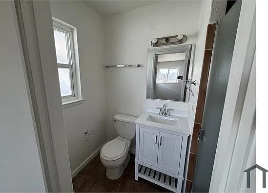 3 bed, 997 sqft, $3,724 — Photo 4