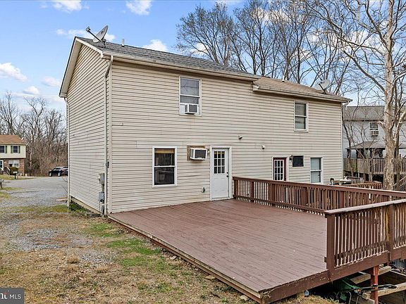 2nd image of 129 Woodridge Ct