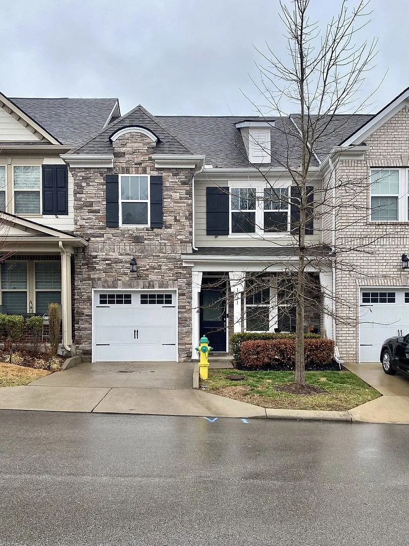 Mt Juliet TN Contemporary townhome located in the desirable Nichols Vale Community! — Photo 2