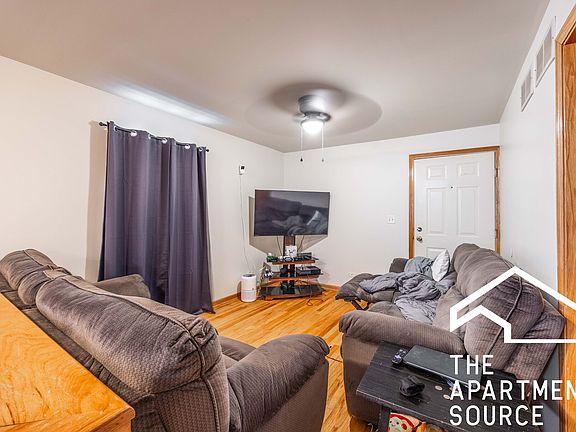 5th image of 1446 N Leavitt St APT 1R