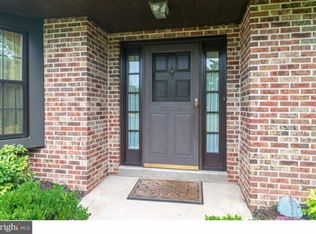 886 Village Cir, Blue Bell, PA 19422