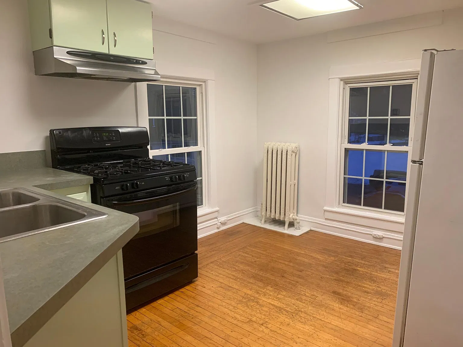 102 W Market St — Photo 1