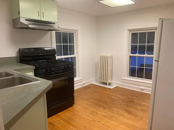 102 W Market St, Red Hook, NY 12571