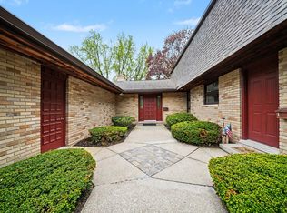 2727 S Lakeshore Dr APT E-20, Saint Joseph, MI 49085
