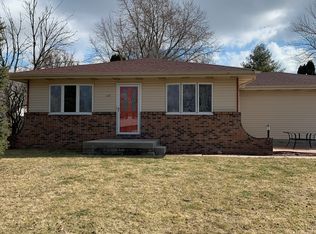 125 Poplar Ct, Hebron, IN 46341