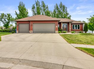 5831 Autumn Dr S, Fargo, ND 58104