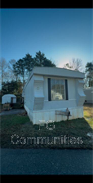 1st image of 3160 Dunn St #11