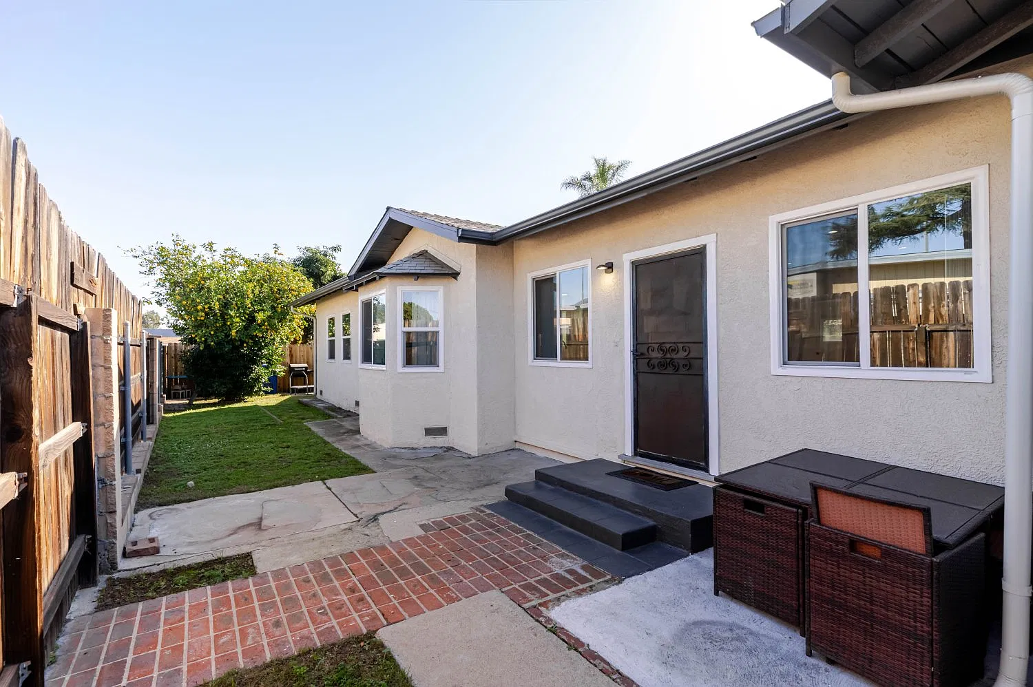 5 bed, 2005 sqft, $5,000 — Photo 2