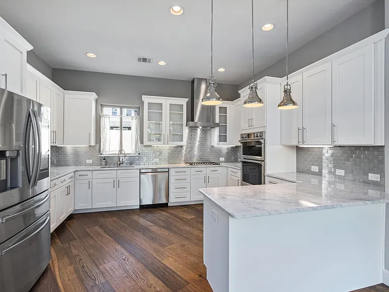 1614 Cedar Bend Dr — Photo 8