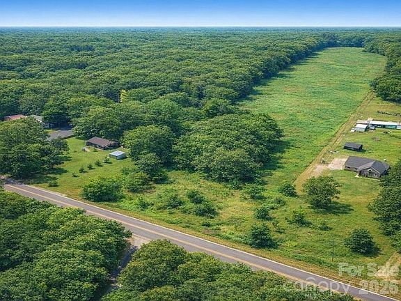 5th image of 856 Williams Rd