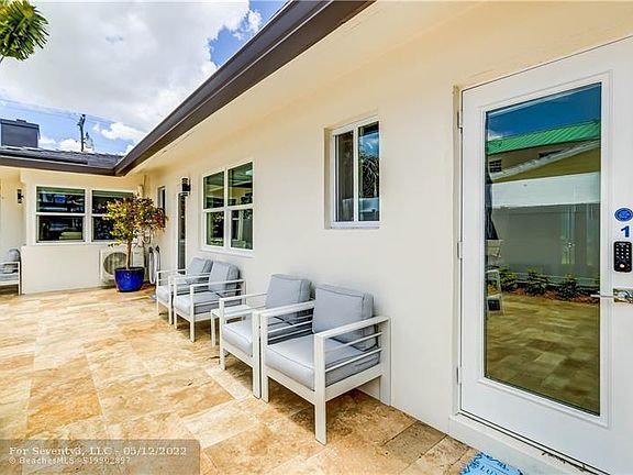 5th image of 4561 Poinciana St