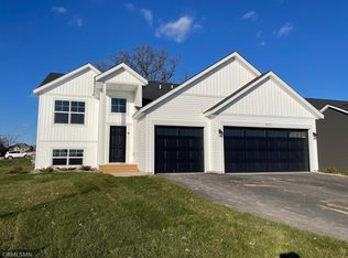 4710 199th St N, Forest Lake, MN 55025